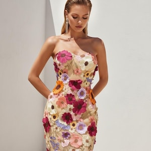 Strapless Floral Embroidered Tulle Gown – 3D Appliqué Mesh Formal Dress